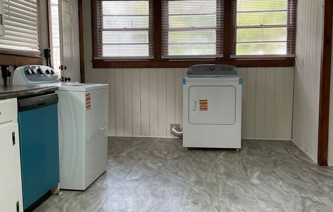 3 bedroom / 1 bathroom house near St. Mary's/Beechwood/Alps Rd.