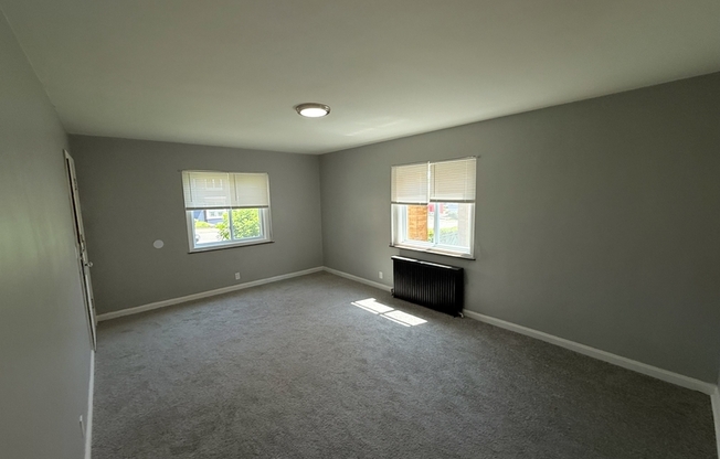 3135 MOZART AVE