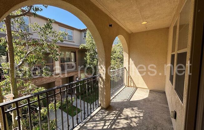 829 E CASSIA LN