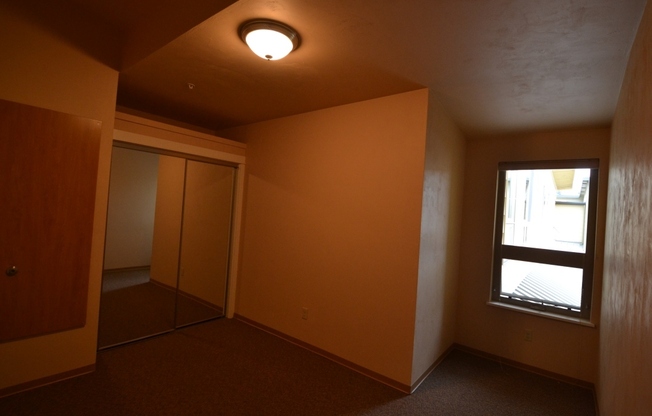 2 beds, 2.5 baths, 1,285 sqft, $1,600, Unit 02