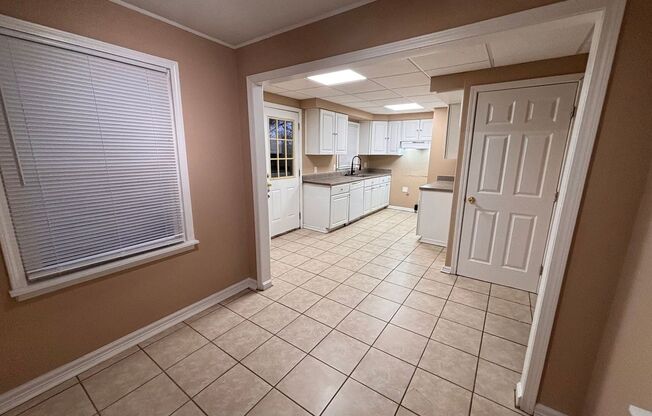 3 beds, 1 bath, $1,225