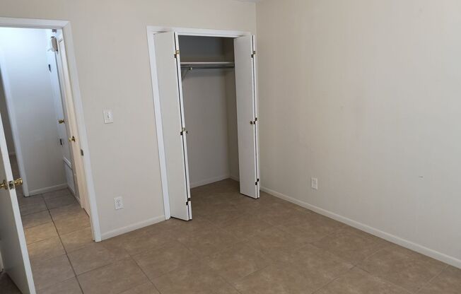 2 beds, 1 bath, 825 sqft, $1,100, Unit Unit C