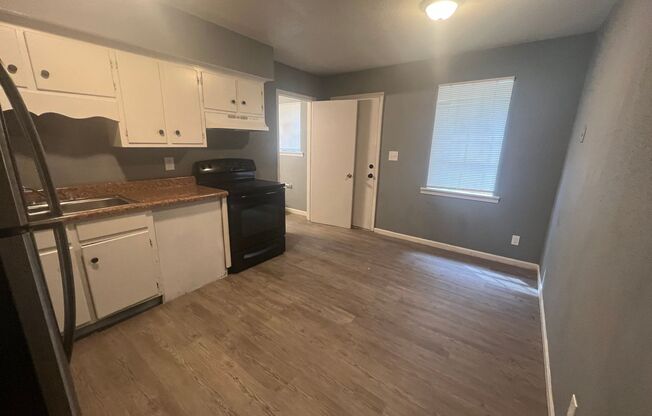 2 beds, 1.5 baths, $800