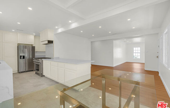 1939 HOLMBY AVE