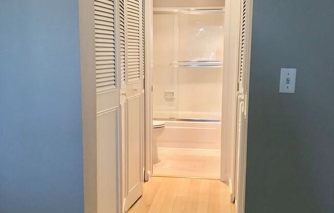 1 bed, 1 bath, 595 sqft, $2,895, Unit 203