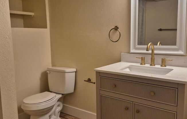 Cozy 1 bedroom close to Seattle Ferry and PSNS