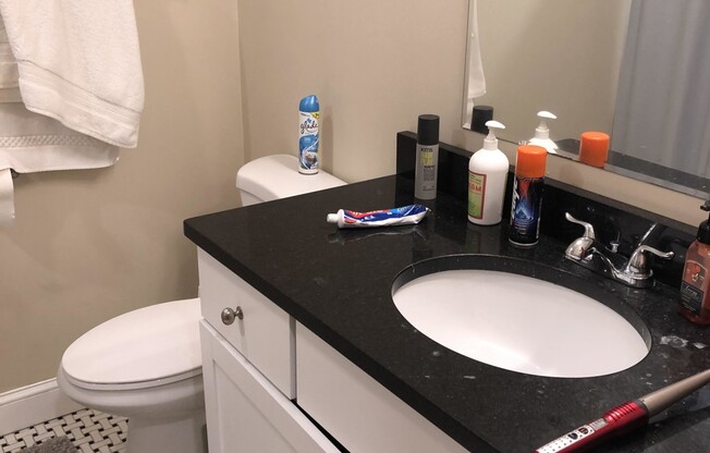 4 beds, 2 baths, $7,400, Unit 5