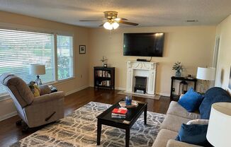 3 beds, 2 baths, $1,700