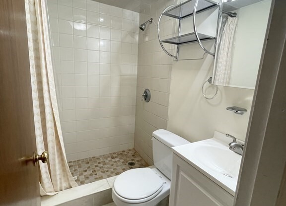 Studio, 1 bath, 325 sqft, $2,050, Unit 2