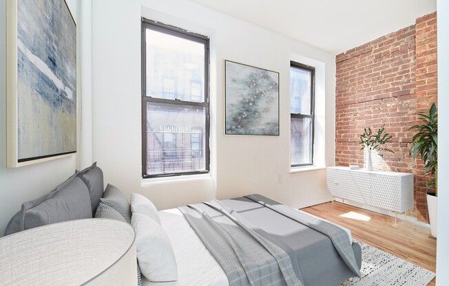 436 E 76 ST