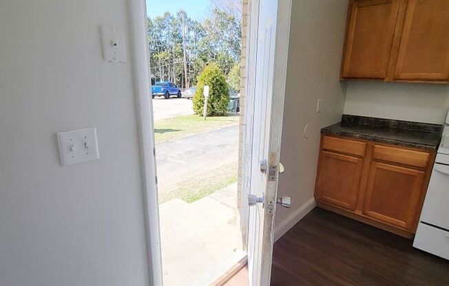 2 beds, 1 bath, 850 sqft, $1,349, Unit 5822-1 Balsam