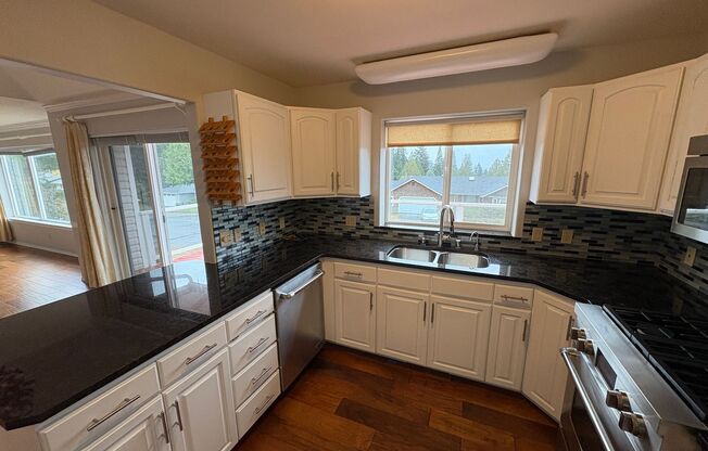 4 beds, 2.5 baths, $3,800