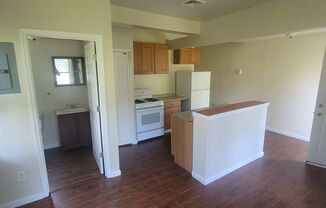 2 beds, 1 bath, $1,200, Unit Unit 6