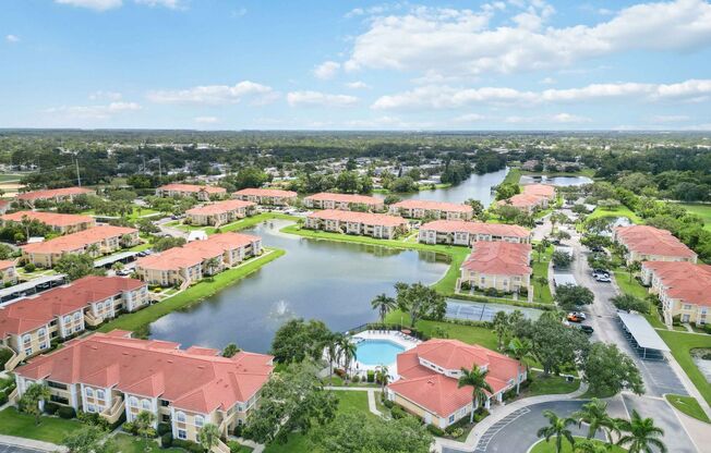 2/2 condo with beautiful water views available now for an annual lease