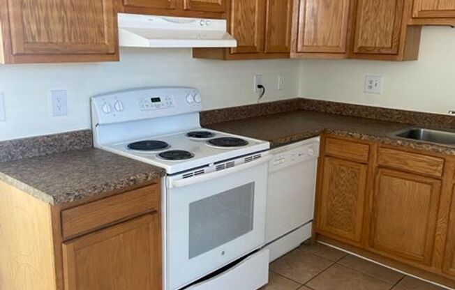 2 beds, 1 bath, $1,150, Unit 1501-C