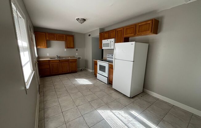 2 beds, 1 bath, $1,050