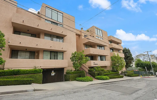 Luxury 2BR Condo in Prime West Hollywood's Norma Triangle