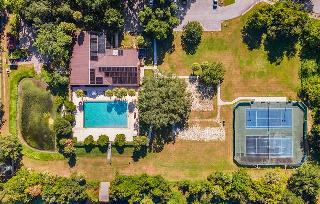 AVAILABLE BY AUGUST 1ST-PRISTINE 3/2 HOUSE IN DESIRABLE LOCATION