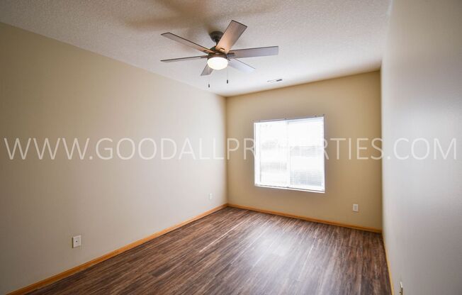 3 beds, 2 baths, $1,375