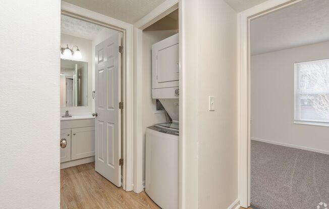 2 beds, 1 bath, 845 sqft, $1,295, Unit 47