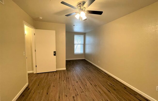 2 beds, 1 bath, 782 sqft, $1,595, Unit MD-15