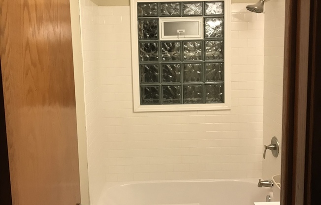 Amazing 4 Bedroom 2 Bath Home in South St. Paul!
