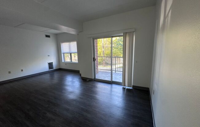 2 beds, 1 bath, 900 sqft, $1,700, Unit 204