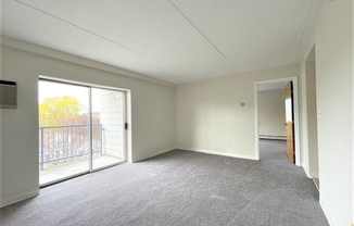 2 beds, 1 bath, 800 sqft, $2,200, Unit 35