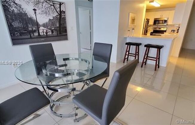 2 beds, 2 baths, $3,600, Unit # 1203