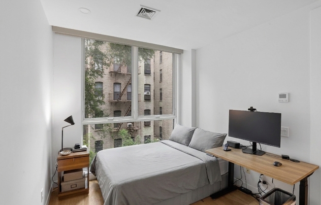 310 W 114 ST