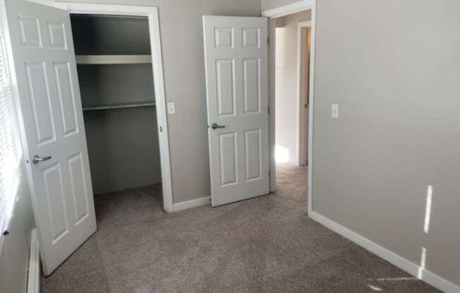 2 beds, 1 bath, 675 sqft, $895, Unit #7