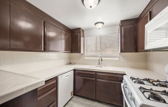 Spacious 2 Bedroom 2 Bathroom 3 Story Condo w/ Attached 2 Car Garage