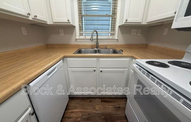 5551 HAMSTEAD XING