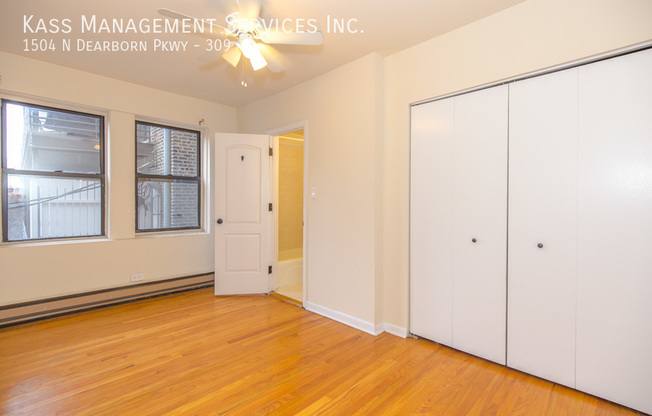 1504 N DEARBORN PKWY