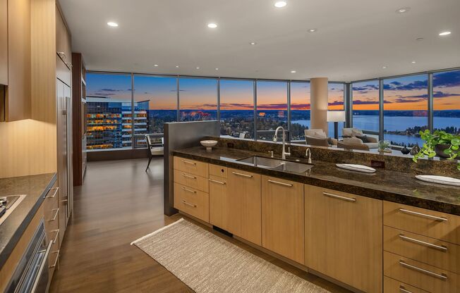 3Bd/2.5Ba Bellevue Condo