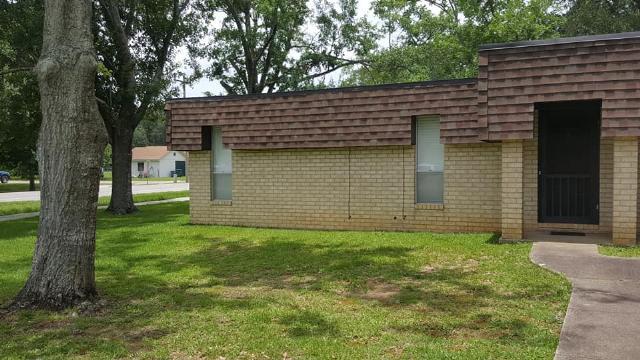 2 beds, 1 bath, 800 sqft, $1,025, Unit Unit A - 220 W Verbena Ave, Foley *key 16*