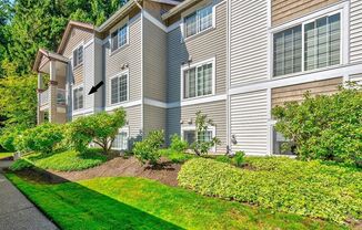 Beautifully Updated 2 Bedroom 2 Bath Sammamish Condo in Sundance at Klahanie!
