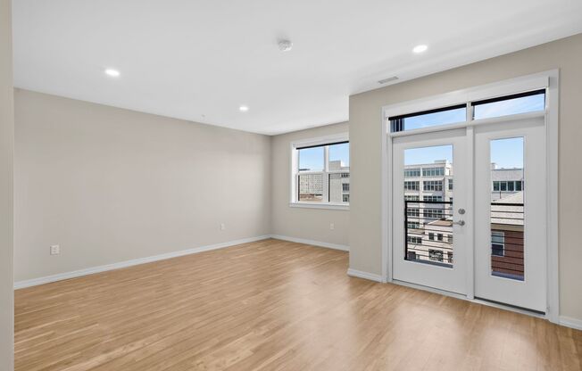 Studio, 1 bath, 548 sqft, $1,820, Unit 403