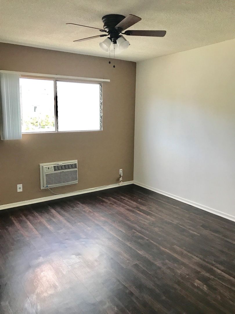 3311 ROWENA AVE.