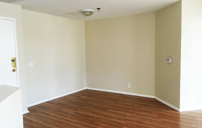 2 beds, 2 baths, 1,000 sqft, $2,654, Unit 213