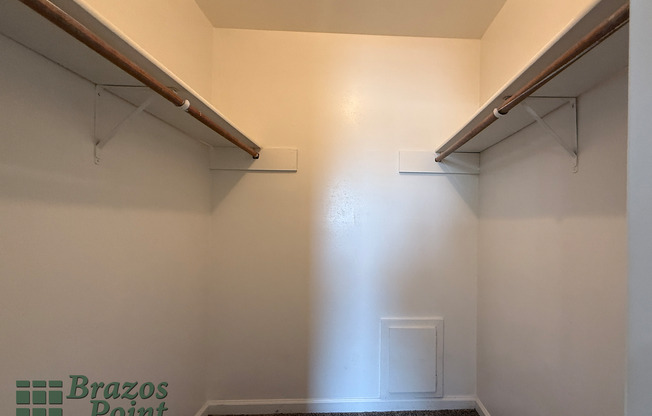 2 beds, 2 baths, 883 sqft, $895, Unit 609