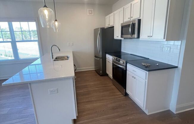 Farmville Lakes Apartments 605 Cloverdale Drive Auburn, AL 36830