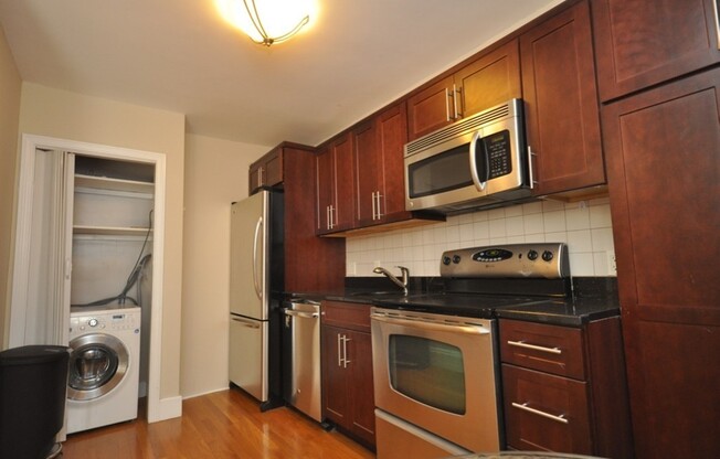 218 NEWBURY ST