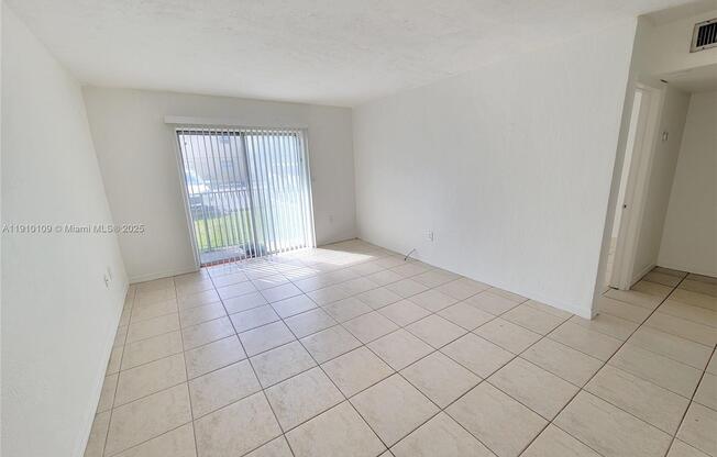 4275 NORTHWEST S TAMIAMI CANAL DR