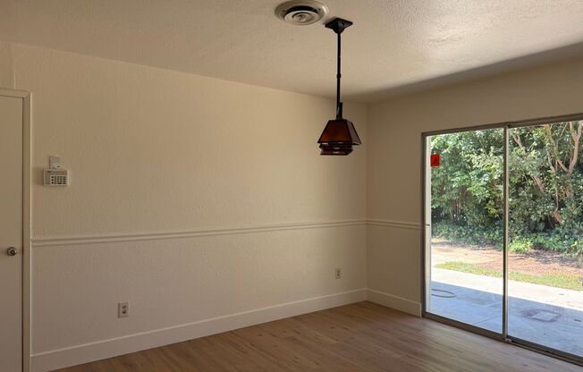 Beautifully Renovated 3 Bed 2 Bath!