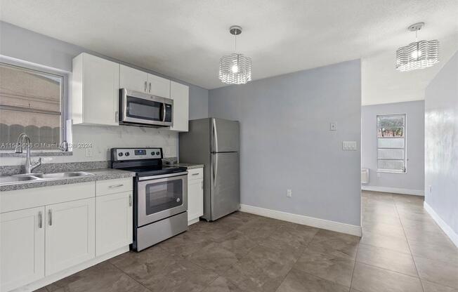 2460 SW 36 AVE