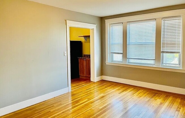 1607 COMMONWEALTH AVE
