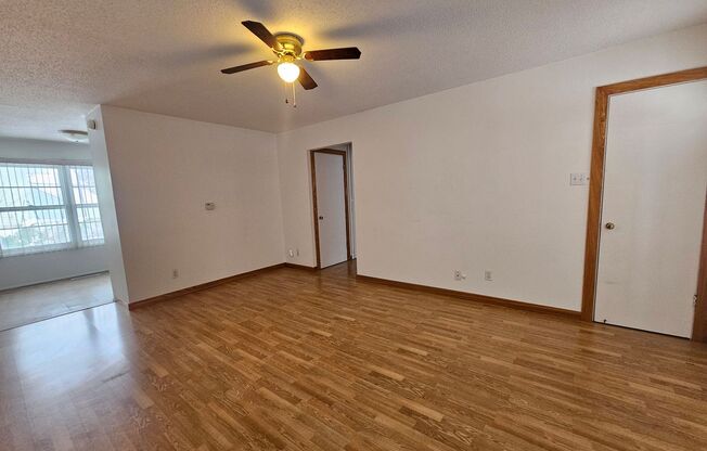 NW 3 Bedroom 1 bath, Large Fenced Yard, 1 Stall Garage