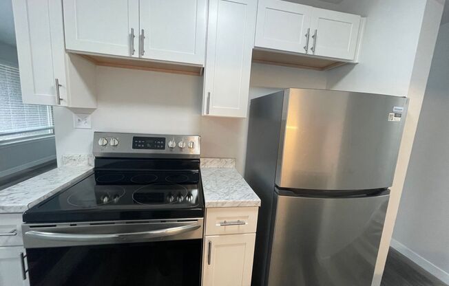 1 bed, 1 bath, 605 sqft, $1,425, Unit Unit 13