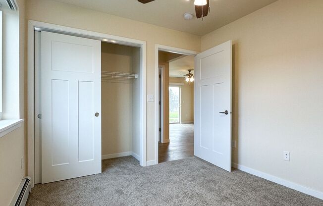 3 beds, 2 baths, 1,186 sqft, $1,385, Unit FL 5859-19